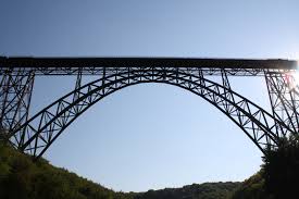 Auffahrts –  Brücke